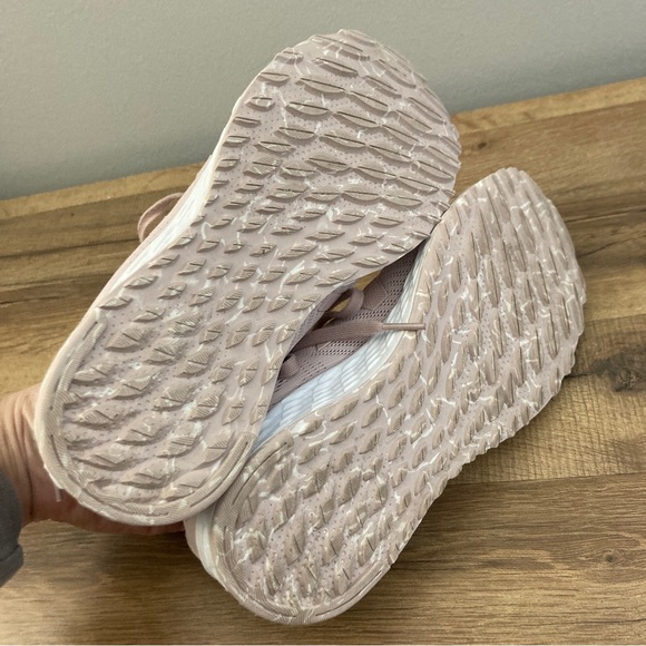 New Balance Women’s Fresh Foam Arishi V1 Charm - Picture 3 of 7